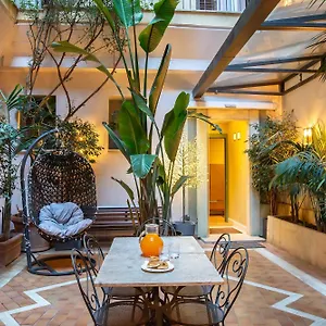 4* Hotel White