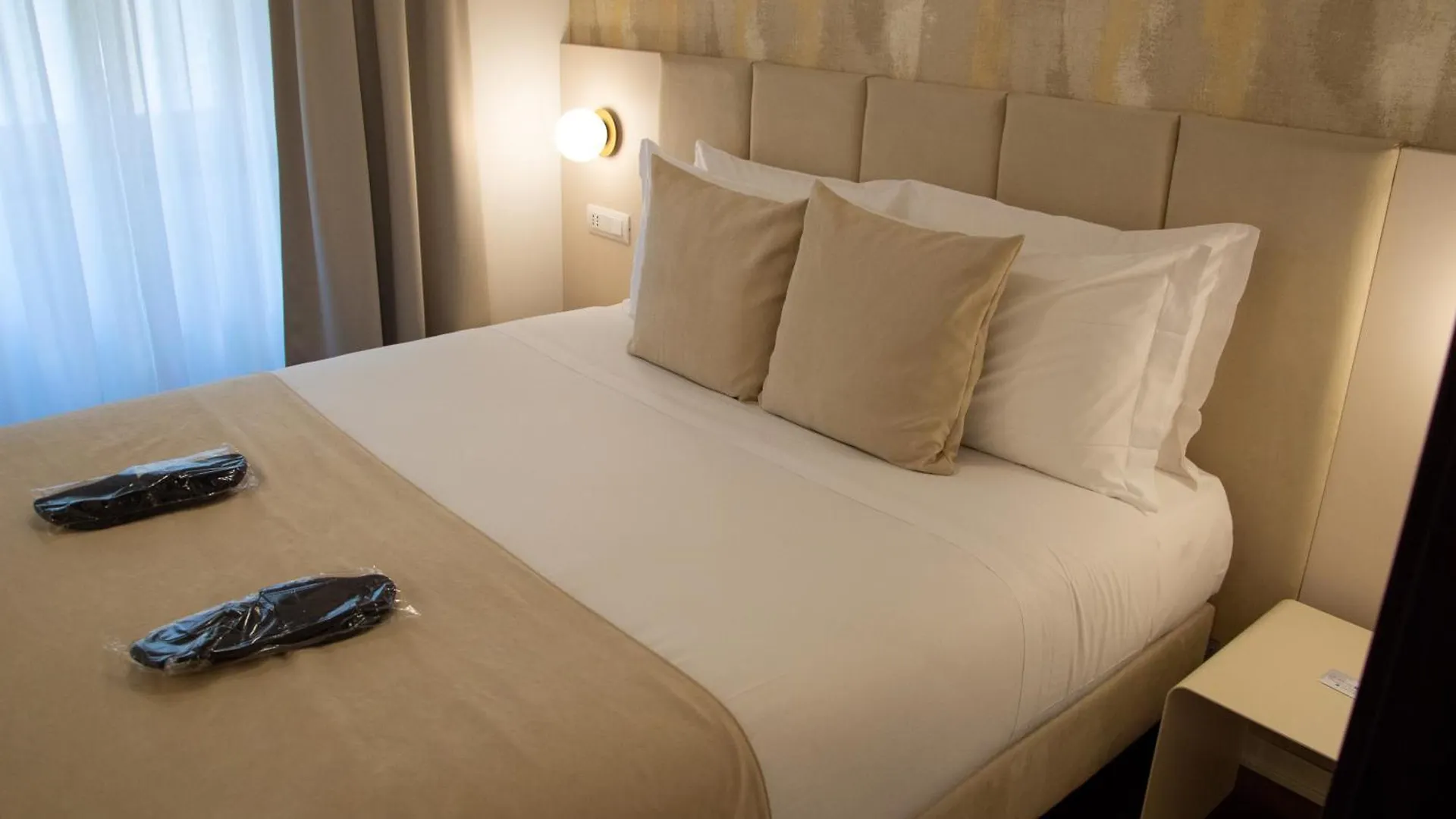 Home At Rome Luxury Navona Suites 0*,