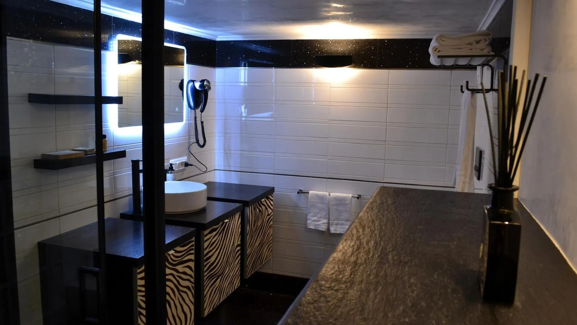 Home At Rome Luxury Navona Suites 0*,