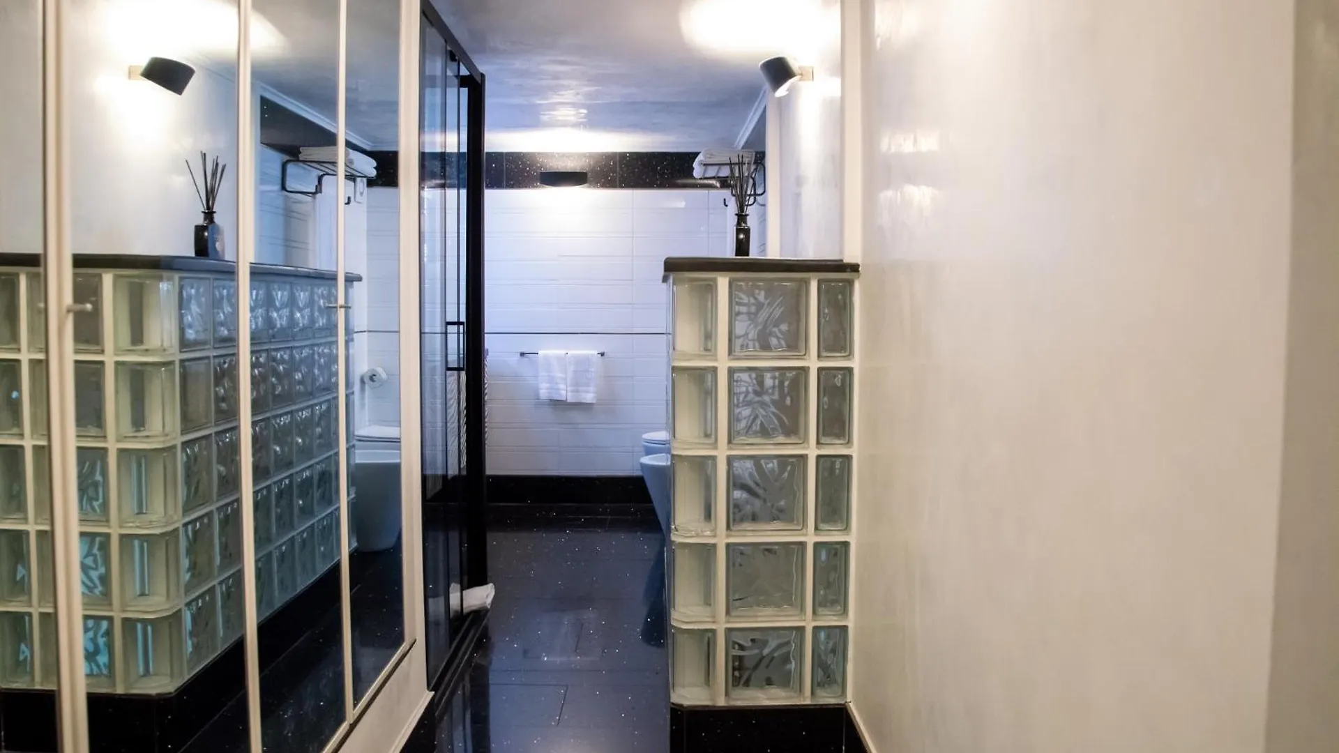 Home At Rome Luxury Navona Suites Guest house